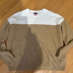 Vince Camuto Cream and Tan Crewneck Sweater